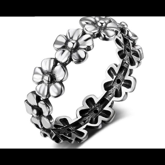 Pretty Silver Flower Ring  - Picture 1 of 7